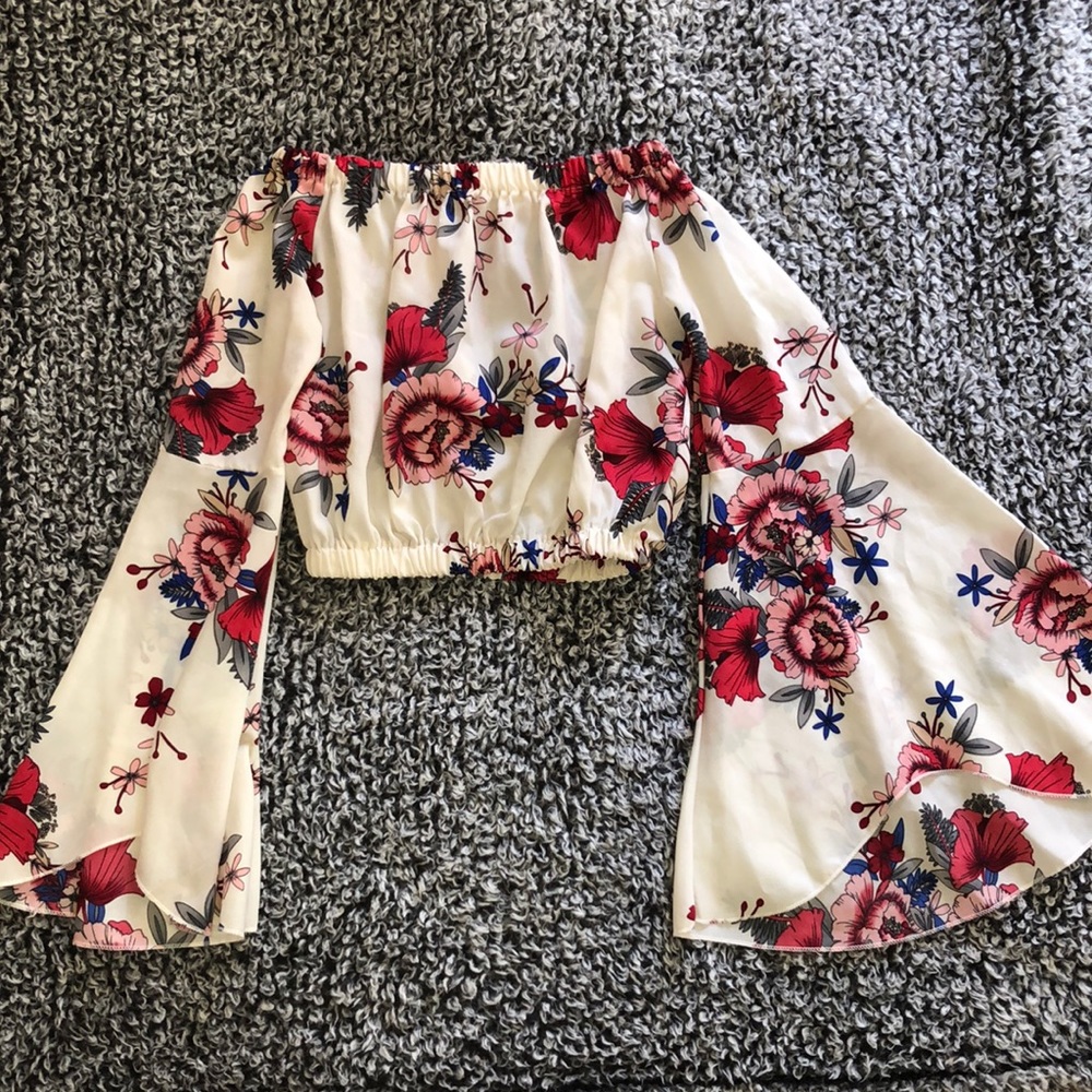 SHEIN Floral Crop top , Flare sleeves